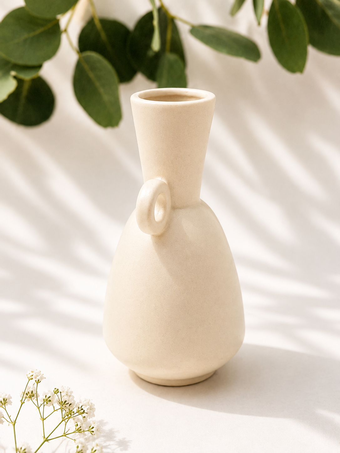 Jarrón de cerámica beige (oreja pequeña)
