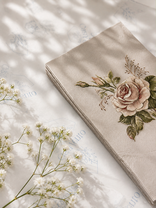 Servilletas de papel rectangulares con rosas (cantidad 20 unidades)